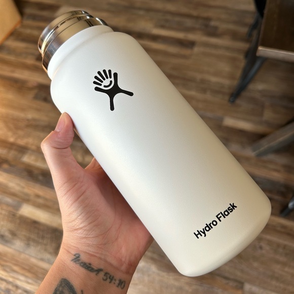 NEW, UNUSED White Hydro Flask 32oz Classic Wide-Mouth Water Bottle - Picture 6 of 8
